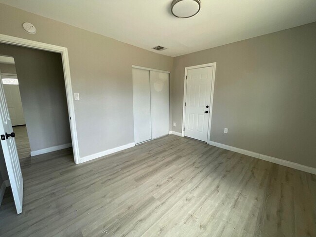 Building Photo - Recently Upgraded Two Bedroom One Bathroom...