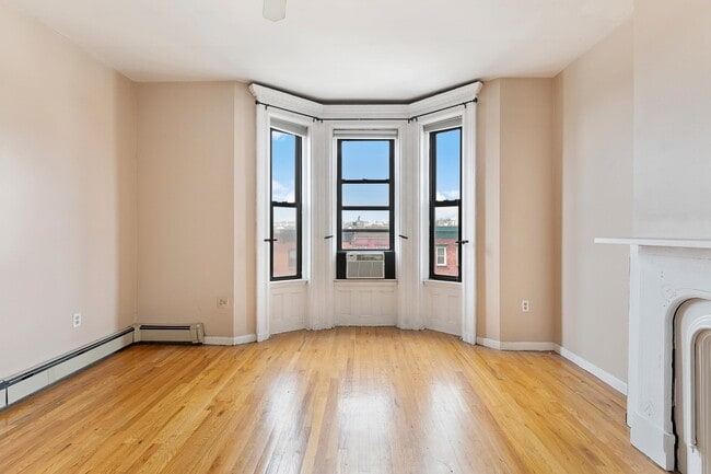 Building Photo - 809 Washington St