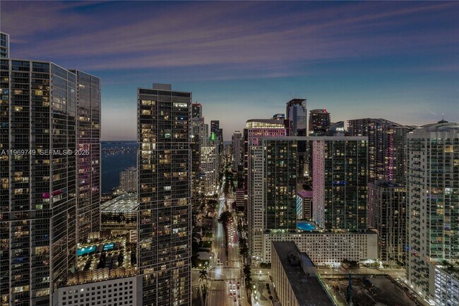 Building Photo - 200 Biscayne Blvd Way