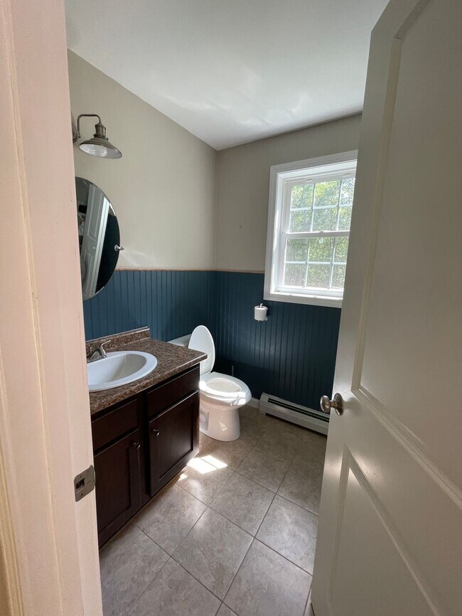 Building Photo - 7 Browns Freehold