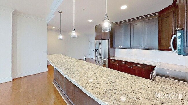 Building Photo - 710 Independence Pl