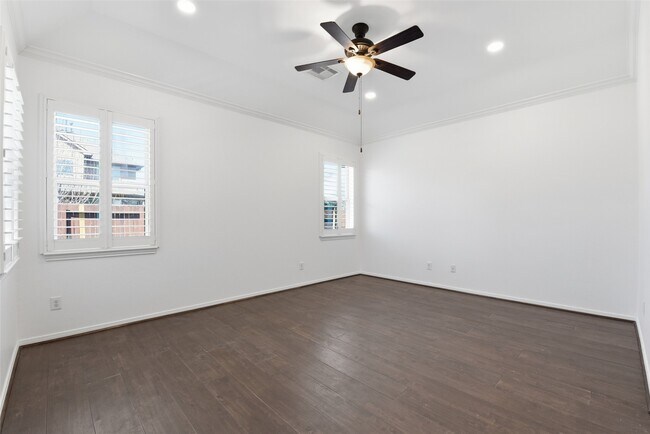 Building Photo - 212 Fallow Buck Ct