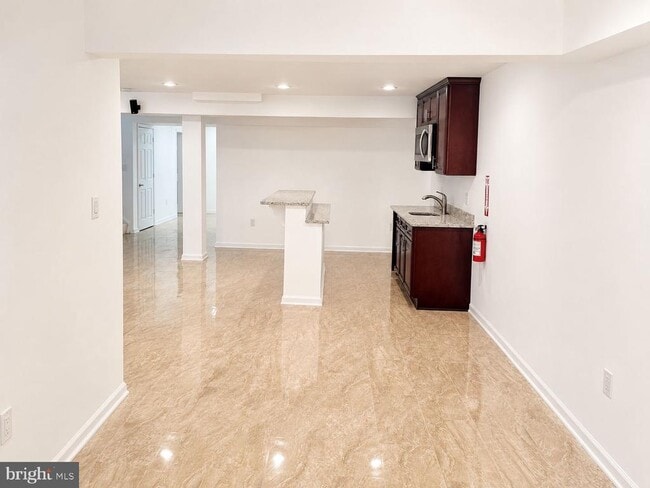 Building Photo - 12489 Pfitzner Ct