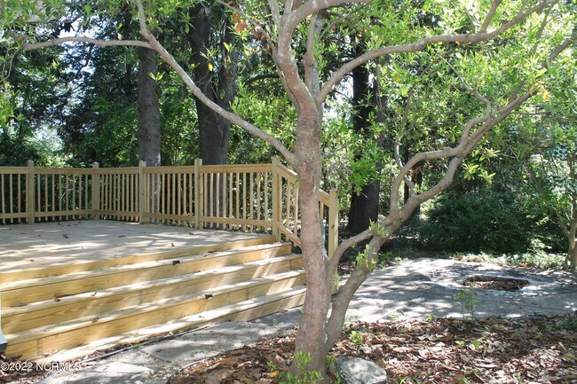 Building Photo - 275 Piney Ln