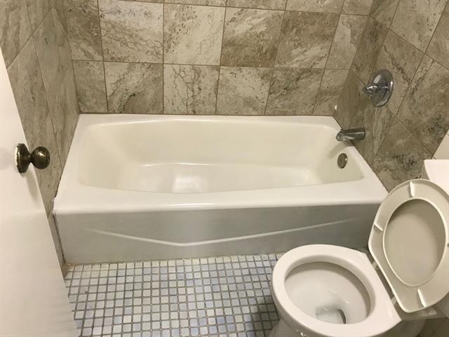 Building Photo - 2805 Parkhaven Dr