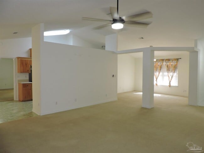 Building Photo - 5626 Rosebay St