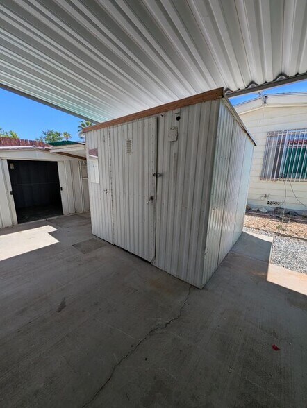 Building Photo - 26108 Fountain Palm Dr