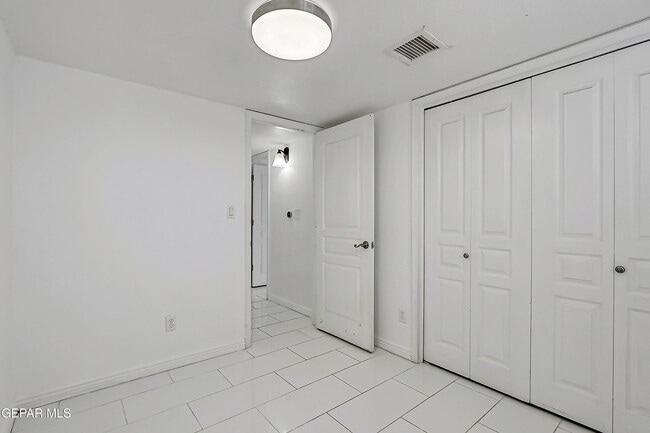 Building Photo - 6839 Pasatiempo Cir