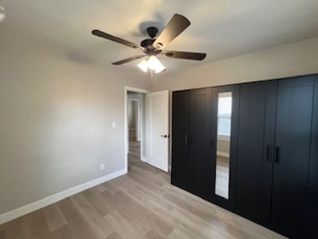 Building Photo - ADORABLE REMODELED 2 BEDROOM DUPLEX!