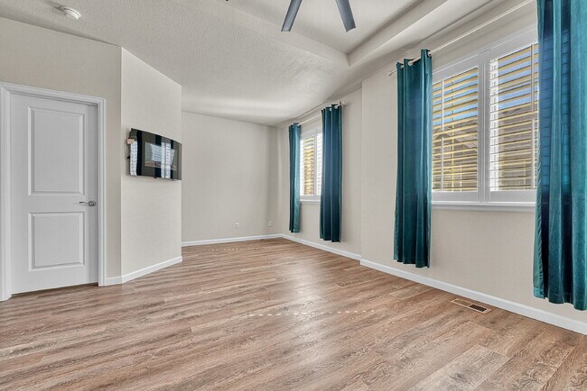 Building Photo - $2,699 - 2 Bed, 2.5 Bath Condo in Centenni...
