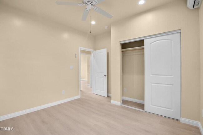 Building Photo - 148 S Parish Pl