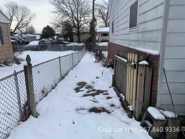 Building Photo - 18 Armor Ct