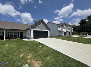 Building Photo - Brand New 2025 Townhouse with Stunning Private Deck!