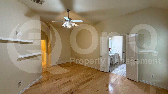 Building Photo - 9584 Park Garden Dr