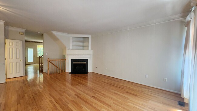 Building Photo - Townhome in Island Creek Subdivision