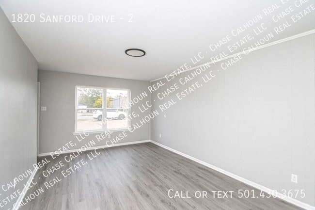 Building Photo - 1820 Sanford Dr