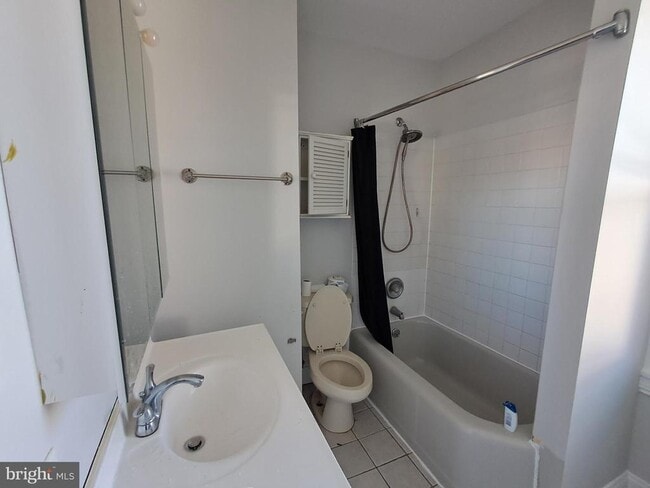 Building Photo - 108 S Clifton Ave