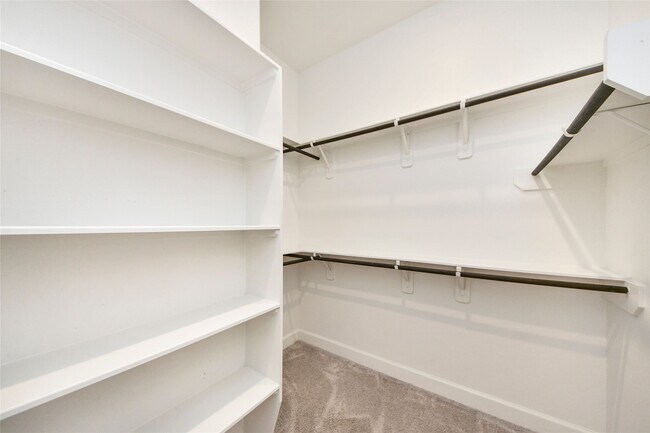 Building Photo - 2130 Coyote Run Dr