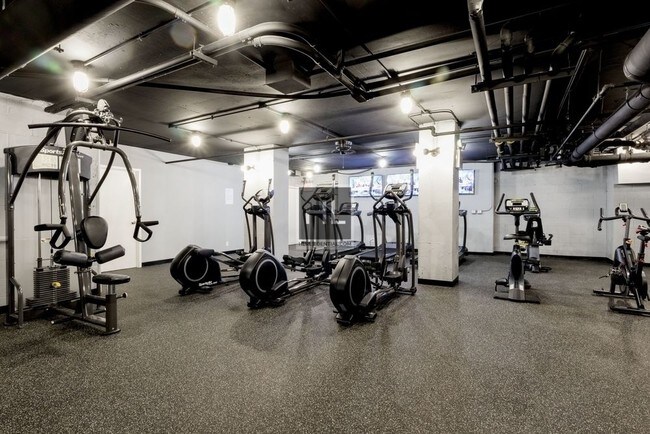 Building Photo - Columbus Ave