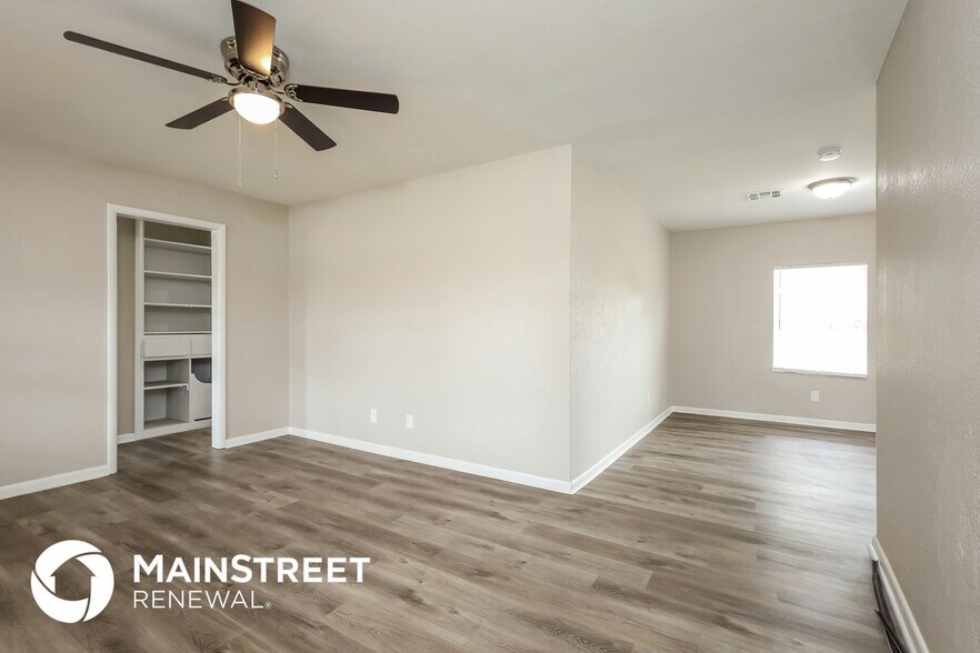 Building Photo - 624 E Towry Dr