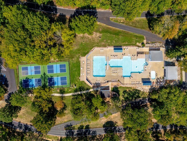 Building Photo - 235 Ozark Mountain Resort Dr