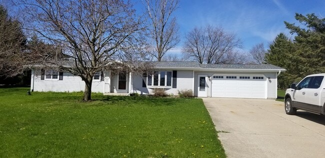 Building Photo - 493 Oak St