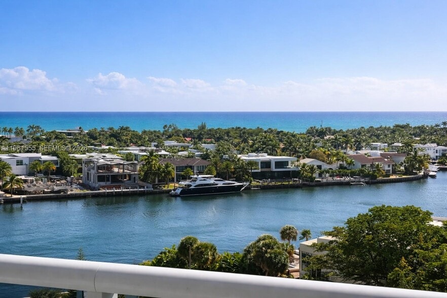 Building Photo - 20505 E Country Club Dr