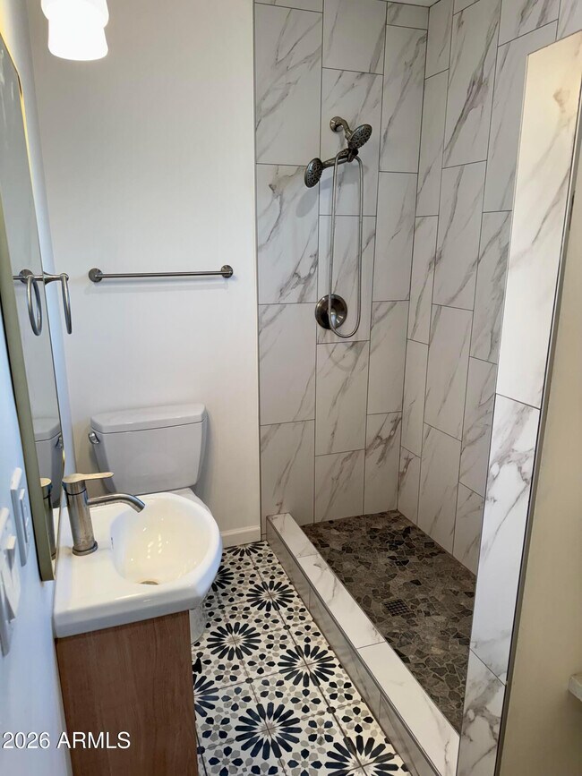 Building Photo - 1411 N 5th St