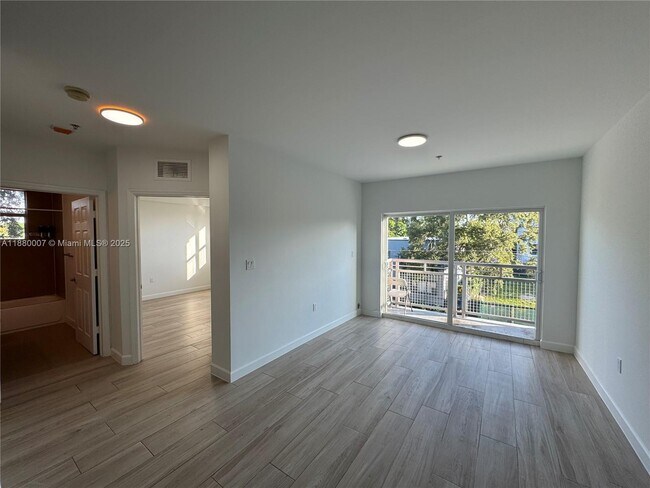 Building Photo - 529 NE 62nd St