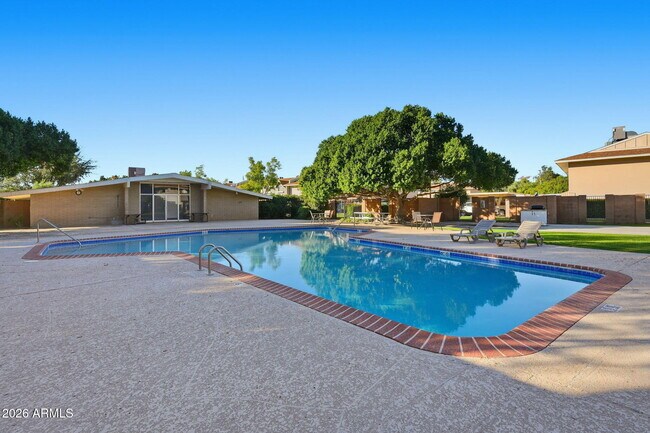 Building Photo - 6131 N Granite Reef Rd