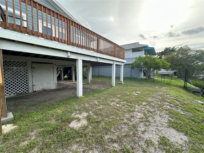 Building Photo - 3303 W Shell Point Rd
