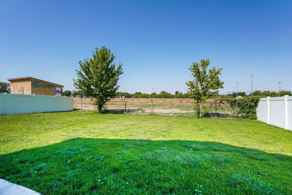 Building Photo - 4711 S W Pk Dr