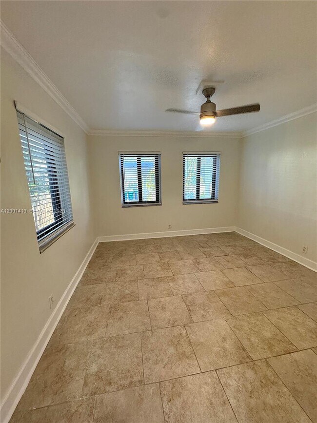 Building Photo - 5530 NW Miami Ct