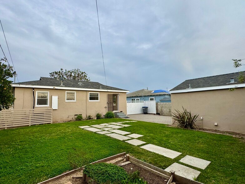 Building Photo - 13331 S New Hampshire Ave