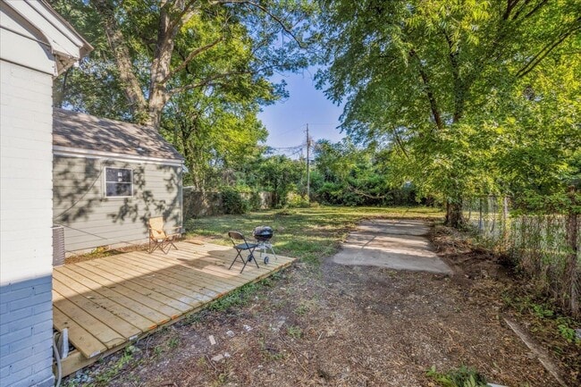Building Photo - 2694 Kimball Ave