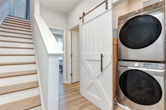 Building Photo - 912 Brees Ct