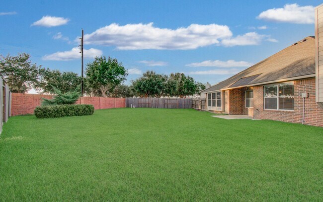Building Photo - 1904 Roaring Springs Ct