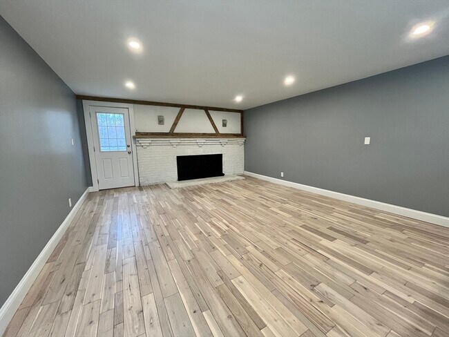 Building Photo - 146 Allen Rd