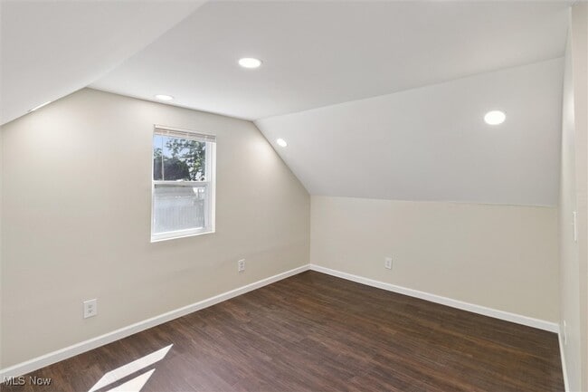 Building Photo - 443 Fairway Blvd
