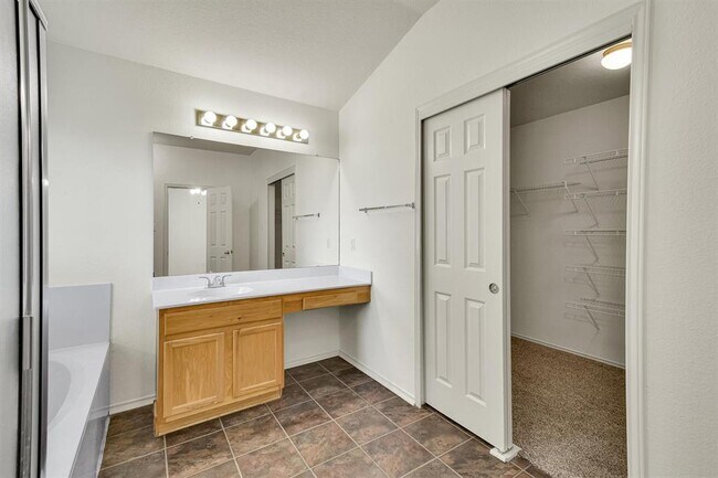 Building Photo - 17405 Bottle Springs Ln