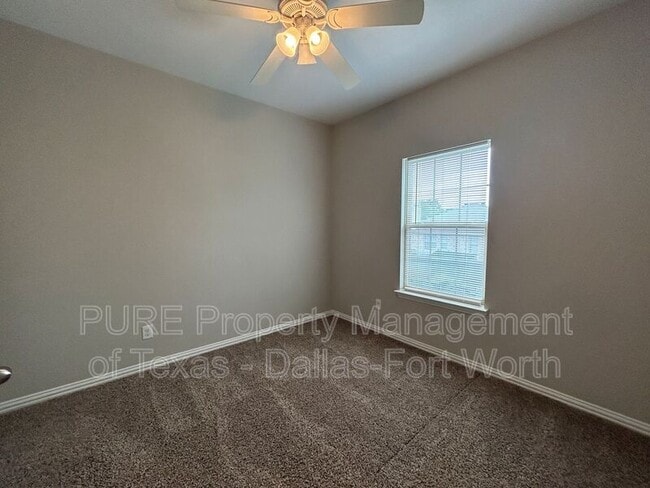 Building Photo - 1918 Timber Oaks Dr