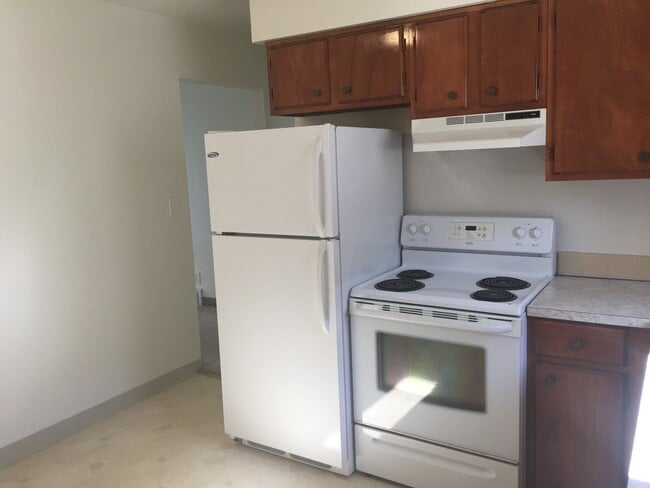 Building Photo - Central Air 2 Bedroom