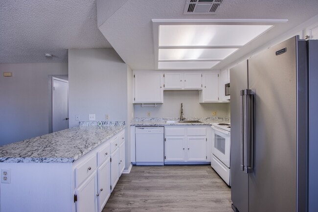 Building Photo - 1333 Cinder Rock Dr