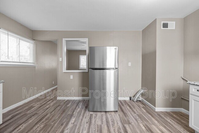 Building Photo - 15 Juno Dr