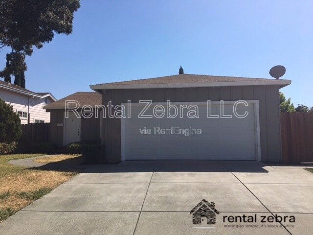 Building Photo - 909 Breton Dr