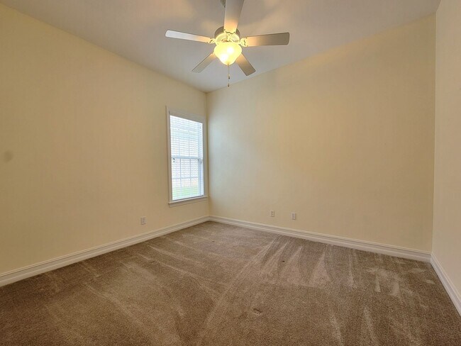 Building Photo - 3 bedroom home for rent off Miccosukee Rd ...