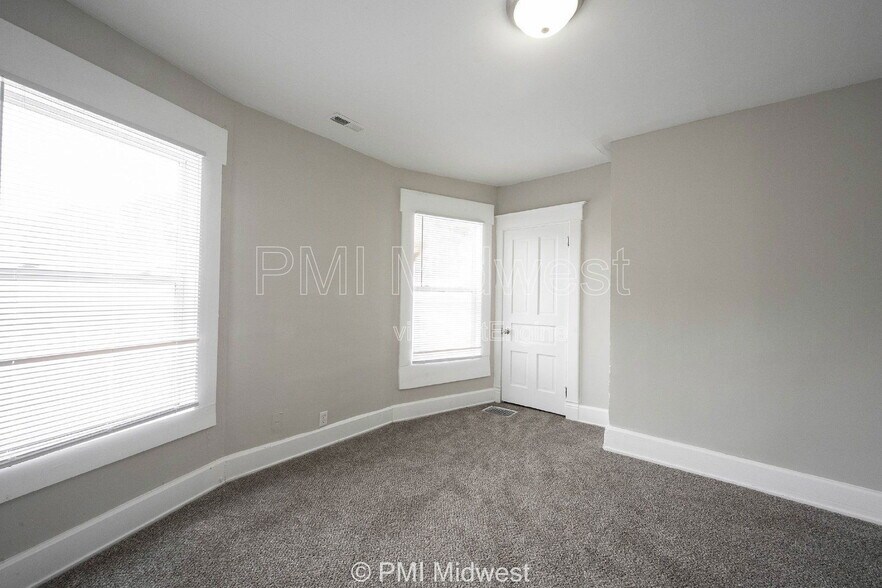 Building Photo - 538 W 29th St