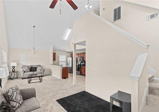 Building Photo - Spacious 4 Bed, 3 Bath Home on a Corner Lot in *The Villages of Vallambrosa!