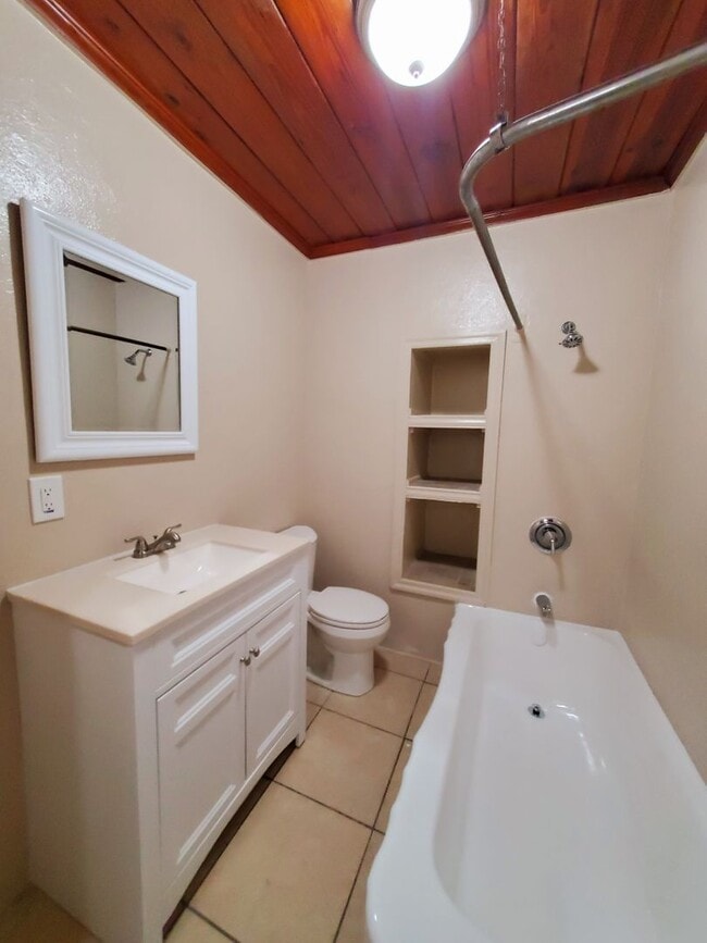 Building Photo - 2 Bedroom, 1 Bathroom Home for Rent in Plant City!