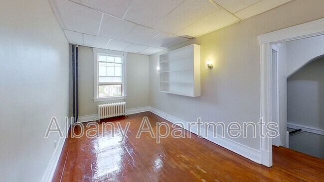 Building Photo - 566 Park Ave